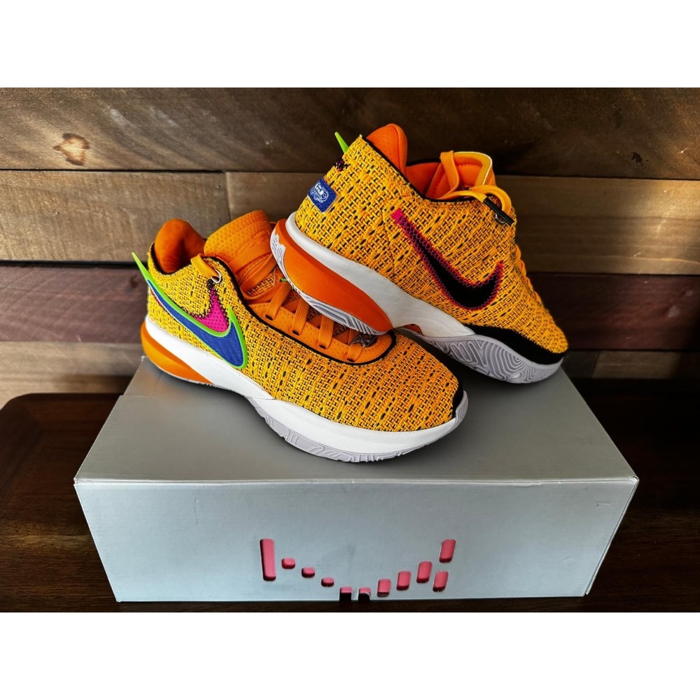 Nike Women's LeBron 20 James Gang Basketball Shoes Size 7 Orange White NIB - Picture 1 of 5
